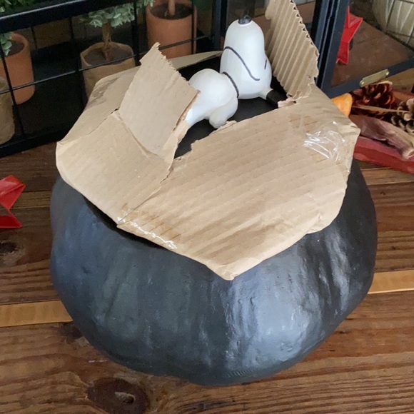 Pottery Barn Peanuts Snoopy Lidded Pumpkin Candy Bowl 🎃🍬 - Picture 13 of 16